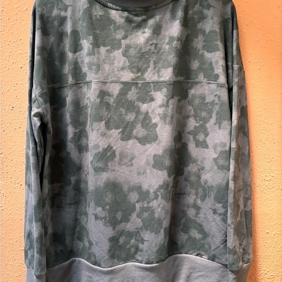 Mondetta Men's Green Camouflage Crewneck Sweater - Picture 5 of 8